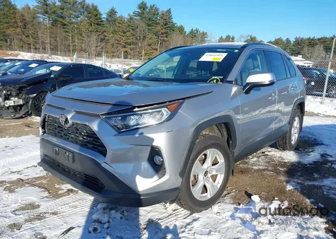 2020 Toyota Rav4 Xle z USA, uszkodzony, nr VIN JTMP1RFVXLD061291